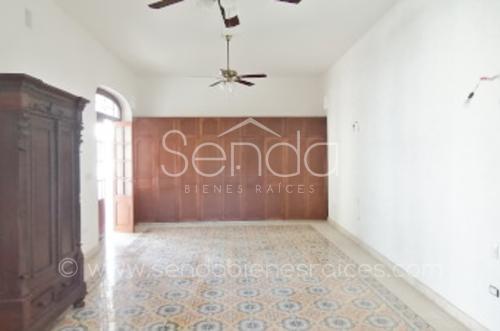 1355-38928-Casa-en-venta-Centro-Historico-Merida-calle-62-de-5-habitaciones-55.jpg