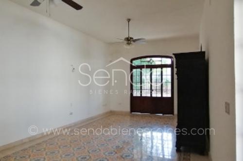 1355-38931-Casa-en-venta-Centro-Historico-Merida-calle-62-de-5-habitaciones-58.jpg