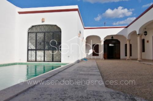 1355-38932-Casa-en-venta-Centro-Historico-Merida-calle-62-de-5-habitaciones-60.jpg
