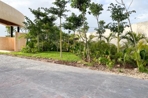 1438-40890-Terreno-residencial-en-privada-en-venta-con-amenidades-en-Cholul-Merida-2.jpg