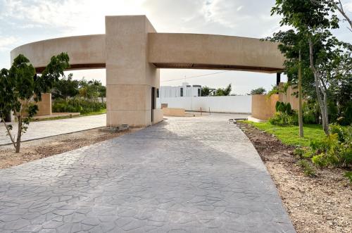 1438-40891-Terreno-residencial-en-privada-en-venta-con-amenidades-en-Cholul-Merida-3.jpg