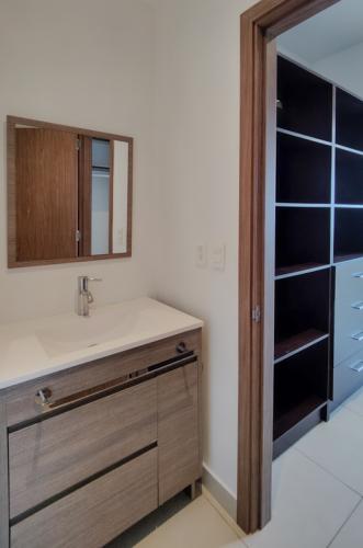 1520-43868-Departamento-en-Renta-en-Via-Montejo-Merida-con-2-recamaras-mas-estudio_(23).jpg