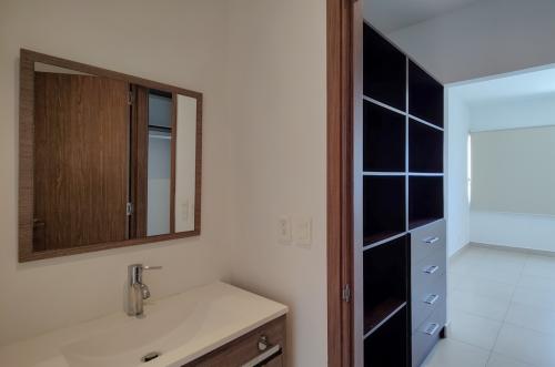 1520-43869-Departamento-en-Renta-en-Via-Montejo-Merida-con-2-recamaras-mas-estudio_(24).jpg
