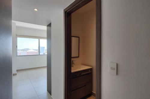 1520-43890-Departamento-en-Renta-en-Via-Montejo-Merida-con-2-recamaras-mas-estudio_(14).jpg