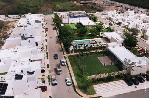 1525-50588-Casa-en-Venta-con-3-recamaras-y-Alberca-en-conkal-Merida_(1).jpg