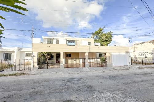1528-46924-Casa-en-Venta-con-7-recamaras-en-Pensiones-Merida-Yucatan_(3).jpg