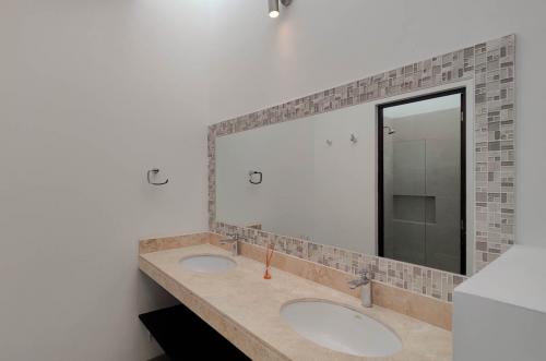 1534-43568-Casa-en-venta-en-Arborettos-Merida-zona-Cabo-Norte-con-3-habitaciones-equipada_(14).jpg