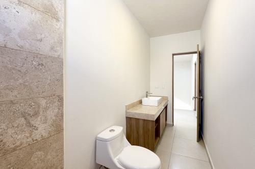 1602-47565-Casas-en-Venta-en-Conkal-Merida-Privada-Naia-Residencial-con-amenidades-Zaci_(39).jpg