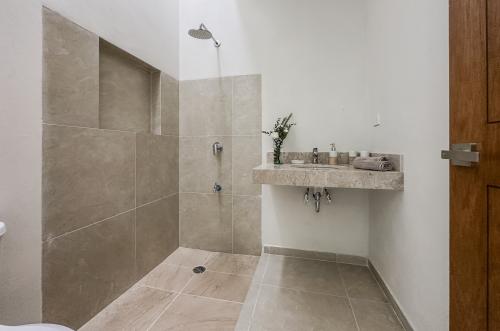 1678-48414-Casa-en-venta-en-Conkal-Merida-Ukum-de-3-habitaciones-en-privada-residencial_(11).jpg