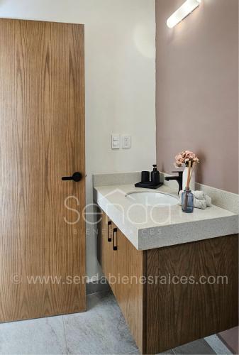 1700-50607-Casa-Tiki-Tiki-en-venta-de-una-planta-en-Cholul-Merida-modelo-B-con-alberca_(9).jpg