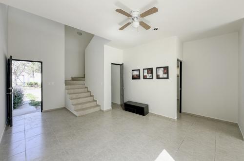 1719-47984-Casa-en-renta-de-3-habitaciones-en-Salomea-Conkal_(9).jpg
