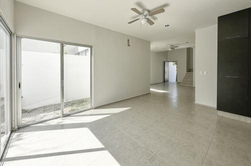 1719-47987-Casa-en-renta-de-3-habitaciones-en-Salomea-Conkal_(12).jpg