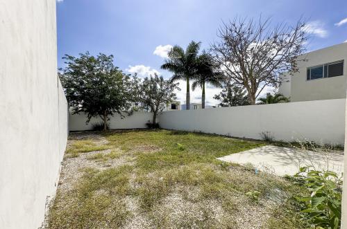 1719-48015-Casa-en-renta-de-3-habitaciones-en-Salomea-Conkal_(40).jpg