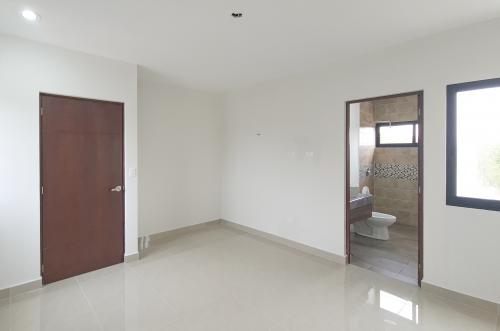 1720-48037-Casas-en-venta-en-el-Conkal-Merida-2-plantas-y-recamara-en-planta-baja_(20).jpg