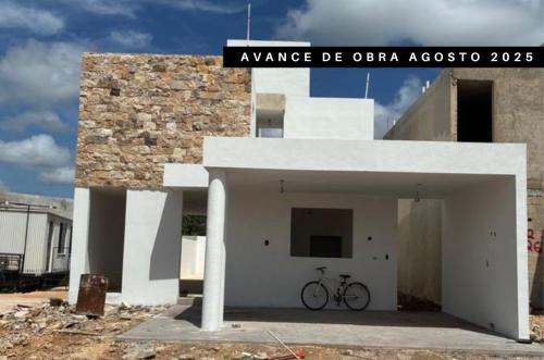1736-50497-Casas-en-venta-en-la-privada-Gran-Bosco-Conkal-Merida-una-planta-con-alberca_(8).jpg