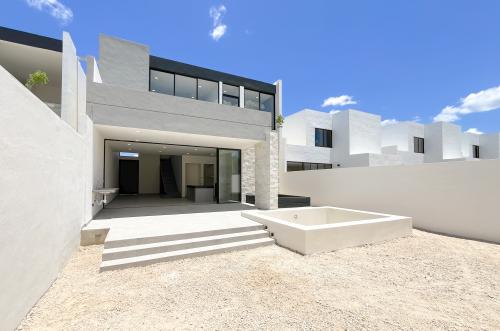 1739-48811-Casa-en-venta-en-Cholul-Merida-Privada-Morera-3-recamaras-y-alberca_(20).jpg