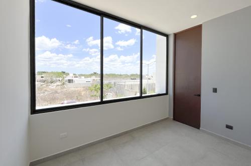1739-48834-Casa-en-venta-en-Cholul-Merida-Privada-Morera-3-recamaras-y-alberca_(43).jpg