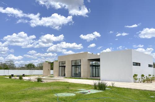 1739-48852-Casa-en-venta-en-Cholul-Merida-Privada-Morera-3-recamaras-y-alberca_(61).jpg