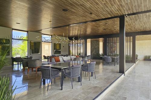 1749-48754-Terreno-en-venta-en-privada-residencial-Mistika-en-la-zona-Country-de-Merida_(1).jpg