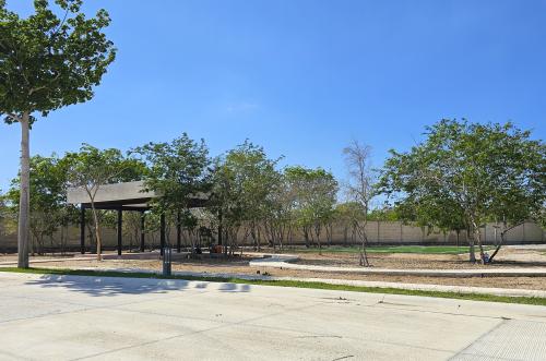 1749-48761-Terreno-en-venta-en-privada-residencial-Mistika-en-la-zona-Country-de-Merida_(7).jpg
