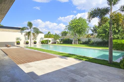 1749-48776-Terreno-en-venta-en-privada-residencial-Mistika-en-la-zona-Country-de-Merida_(22).jpg