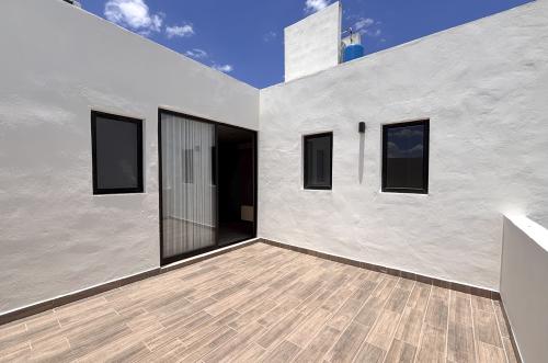 1750-48890-Casa-en-venta-en-Verna-Conkal-en-Merida-de-2-plantas-3-recamaras-equipada_(17).jpg