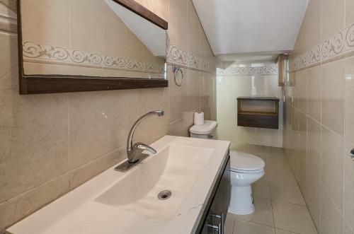1779-49286-Casa-en-venta-en-San-Damian-de-4-habitaciones-con-alberca-y-cochera-para-4-autos_(10).jpg