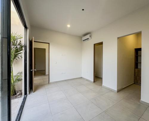 1806-52770-Casa-en-venta-de-un-piso-con-2-habitaciones-y-alberca-en-Naia-Residencial-Conkal_(26).jpg