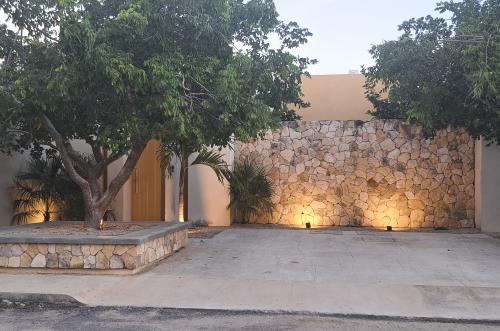 1818-50037-_Casa-en-venta-en-Merida-Cholul-de-2-recamaras-con-alberca_(1).jpg