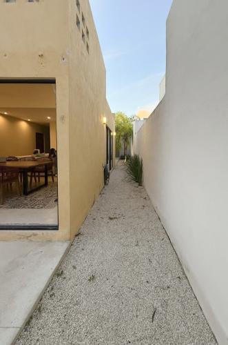 1818-50041-_Casa-en-venta-en-Merida-Cholul-de-2-recamaras-con-alberca_(9).jpg