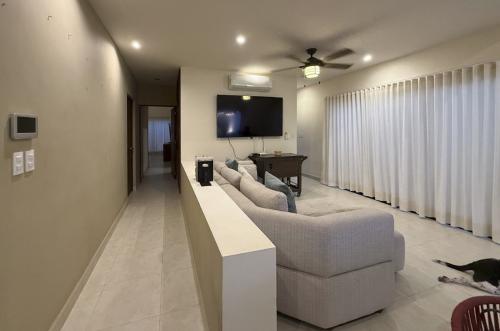 1818-50046-_Casa-en-venta-en-Merida-Cholul-de-2-recamaras-con-alberca_(14).jpg