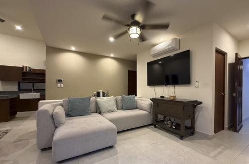 1818-50053-_Casa-en-venta-en-Merida-Cholul-de-2-recamaras-con-alberca_(22).jpg