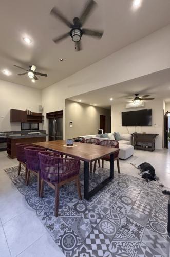 1818-50054-_Casa-en-venta-en-Merida-Cholul-de-2-recamaras-con-alberca_(21).jpg
