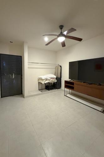 1818-50058-_Casa-en-venta-en-Merida-Cholul-de-2-recamaras-con-alberca_(26).jpg