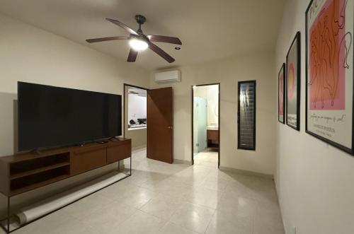 1818-50059-_Casa-en-venta-en-Merida-Cholul-de-2-recamaras-con-alberca_(27).jpg