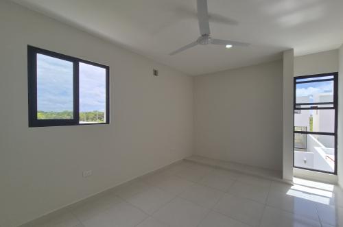 1834-50848-Casa-en-Venta-en-Gran-San-Pedro-Cholul-coN-habitación-en-planta-baja-y-alberca_(26).jpg
