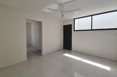 1834-50854-Casa-en-Venta-en-Gran-San-Pedro-Cholul-coN-habitación-en-planta-baja-y-alberca_(32).jpg