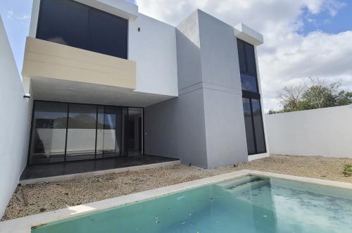 1835-50473-Casa-en-Venta-en-Temozon-Norte-Merida-de-4-recamaras-1-recamara-en-planta-baja_(15).jpg