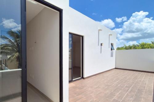 1842-50582-Casa-en-venta-en-Plenum-Residencial-en-Merida-con-4-habitaciones-y-alberca.jpg