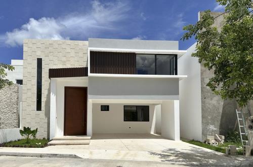 1855-50903-Casa-en-venta-en-Merida-Unica-Living-de-2-plantas-con-recamara-en-planta-baja_(3).jpg