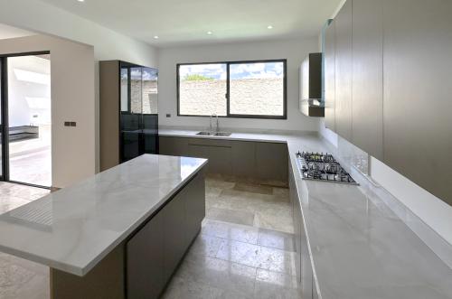 1855-50912-Casa-en-venta-en-Merida-Unica-Living-de-2-plantas-con-recamara-en-planta-baja_(12).jpg