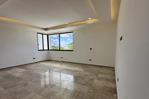 1855-50915-Casa-en-venta-en-Merida-Unica-Living-de-2-plantas-con-recamara-en-planta-baja_(15).jpg