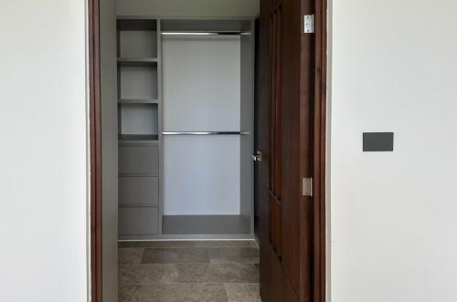 1855-50916-Casa-en-venta-en-Merida-Unica-Living-de-2-plantas-con-recamara-en-planta-baja_(16).jpg