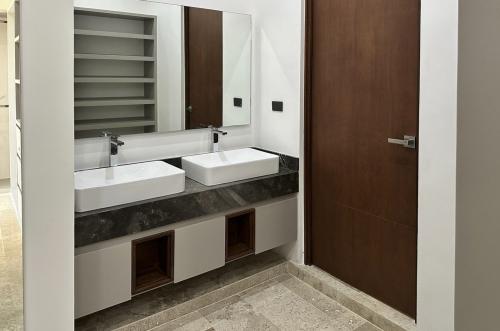1855-50918-Casa-en-venta-en-Merida-Unica-Living-de-2-plantas-con-recamara-en-planta-baja_(18).jpg
