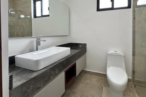 1855-50920-Casa-en-venta-en-Merida-Unica-Living-de-2-plantas-con-recamara-en-planta-baja_(20).jpg
