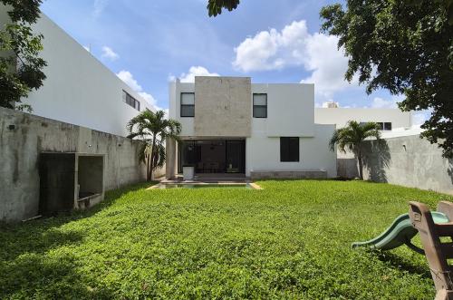 1858-50949-Casa-en-Renta-en-Privada-ubicada-en-Cholul-Merida-Amueblada-y-Equipada_(13).jpg