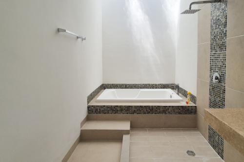 1858-50967-Casa-en-Renta-en-Privada-ubicada-en-Cholul-Merida-Amueblada-y-Equipada_(32).jpg