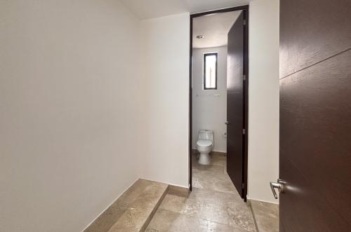 2009-54236-Casa-en-venta-en-el-norte-de-Mérida-Cholul-de-3-recámaras-con-estudio_(27).jpg