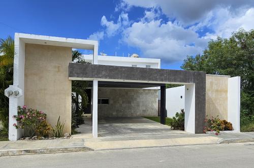 2028-54826-Casa-en-Venta-Dzityá-Mérida-con-super-Cocina-Jardín-y-Alberca_(2).jpg