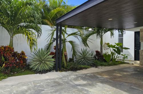 2028-54830-Casa-en-Venta-Dzityá-Mérida-con-super-Cocina-Jardín-y-Alberca_(5).jpg